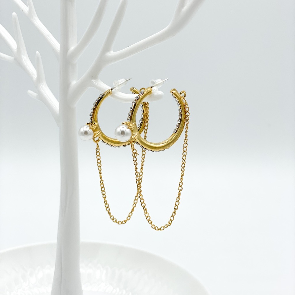 💫Hug Me Hoop Earring💫 - Picture 2 of 5